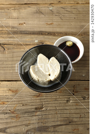 生湯葉と醤油 142930470