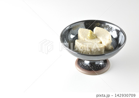 生湯葉を白背景で撮影 生湯葉を白背景で撮影 142930709