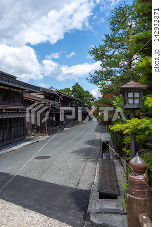 Traditional street in the old district of Takayama, Japan Traditional street in the old district of Takayama, Japan 142932871