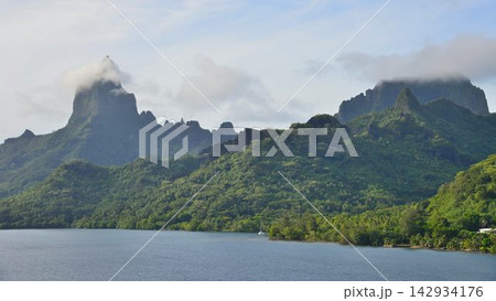 仏領ポリネシア 海と山の絶景 モーレア島 仏領ポリネシア 海と山の絶景 モーレア島 142934176