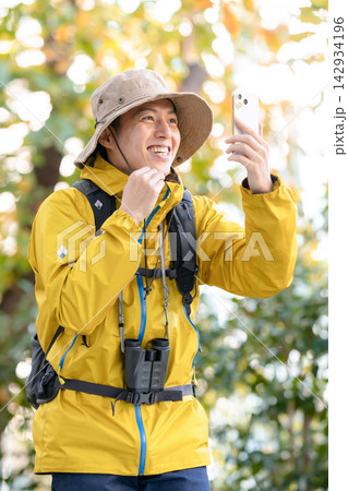 山歩き アウトドア スマホ 山歩き アウトドア スマホ 142934196