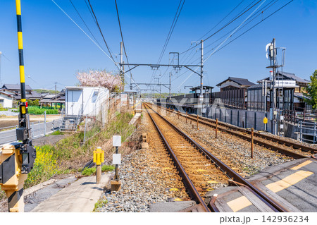 JR瀬戸大橋線 久々原駅の春の風景2 岡山県都窪郡早島町 JR瀬戸大橋線 久々原駅の春の風景2 岡山県都窪郡早島町 142936234