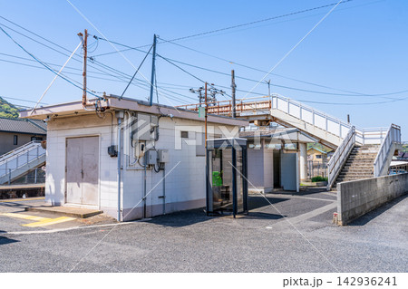 JR宇野線 彦崎駅の春の風景1 岡山県岡山市南区 JR宇野線 彦崎駅の春の風景1 岡山県岡山市南区 142936241