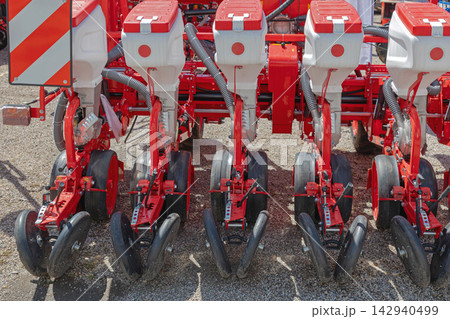 Precision Seeder Machine 142940499