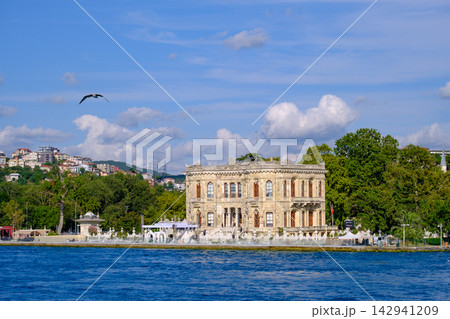 Kuchuksu Palace on the Asian Shore of the Bosphorus, Istanbul 142941209