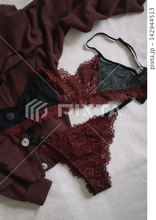 Flat lay with women romantic underwear, top view. Set of glamorous stylish sexy lace lingerie. Beauty, Shopping and fashion concept. Female Lingerie advertising, flat lay top view copy space Flat lay with women romantic underwear, top view. Set of glamorous stylish sexy lace lingerie. Beauty, Shopping and fashion concept. Female Lingerie advertising, flat lay top view copy space 142944513