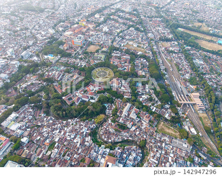 Aerial view of urban sprawl with dense residential areas Aerial view of urban sprawl with dense residential areas 142947296