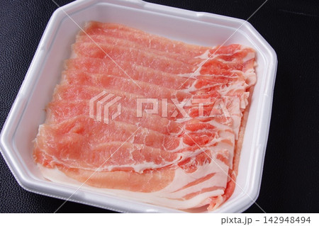 国産豚肉ロースしゃぶしゃぶ用 142948494