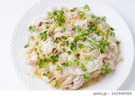豚肉冷しゃぶしゃぶ 豚肉冷しゃぶしゃぶ 142948564