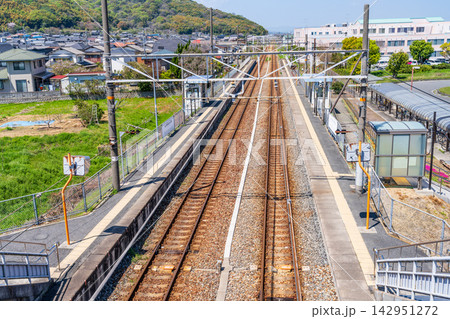 JR宇野線 備前片岡駅の春の風景2 岡山県岡山市南区 JR宇野線 備前片岡駅の春の風景2 岡山県岡山市南区 142951272