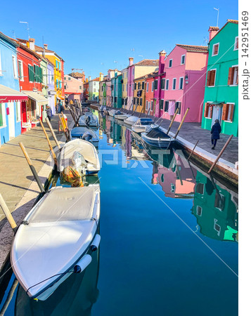 イタリア・ヴェネティア ブラーノ島の鮮やかな住宅 イタリア・ヴェネティア ブラーノ島の鮮やかな住宅 142951469