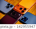 スマホ 142955947