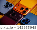 スマホ 142955948