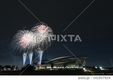 夜空に咲く大輪 埼玉スタジアム 花火大会 夜空に咲く大輪 埼玉スタジアム 花火大会 142957929