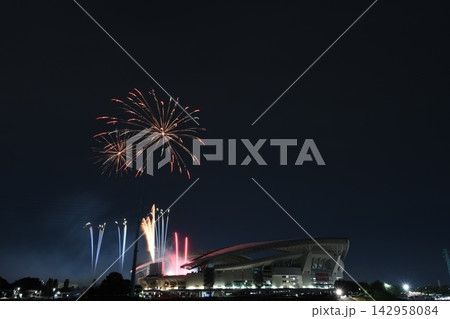夜空に咲く大輪 埼玉スタジアム 花火大会 夜空に咲く大輪 埼玉スタジアム 花火大会 142958084