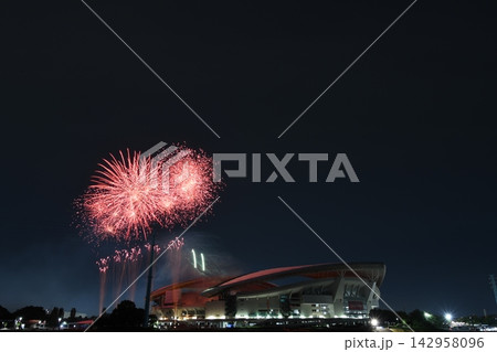 夜空に咲く大輪 埼玉スタジアム 花火大会 夜空に咲く大輪 埼玉スタジアム 花火大会 142958096