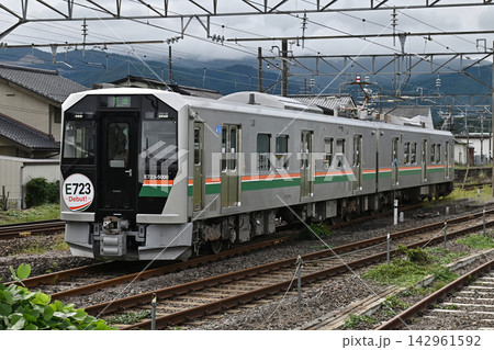 奥羽本線(山形線)　E723系5000代　営業運転初日 142961592
