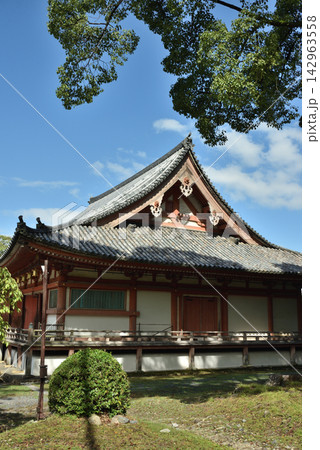 醍醐寺　金堂　東側面より(京都市伏見区) 142963558