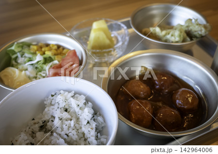 給食プレート（学校給食風ランチ） 142964006