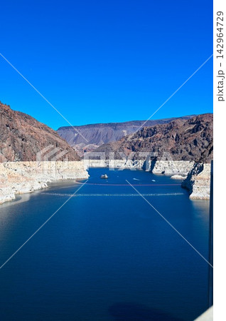 Lake Mead Reservoir and Canyon at Hoover Dam 142964729