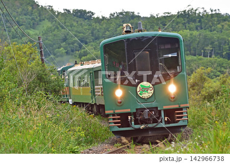 釧網本線 細岡-釧路湿原 JR北海道 510系+DE10-1661(釧路) 釧路湿原ノロッコ 釧網本線 細岡-釧路湿原 JR北海道 510系+DE10-1661(釧路) 釧路湿原ノロッコ 142966738