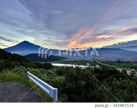 富士市から見る富士山 142967114