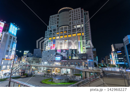 八王子駅前の都市夜景・繁華街 142968227