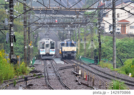中央本線　上野原　JR東日本　EF64-1032（長岡）＋キヤE195系1000番台　ST-12編成 142970866