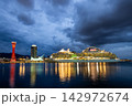 神戸港の夜景と飛鳥Ⅲ 142972674