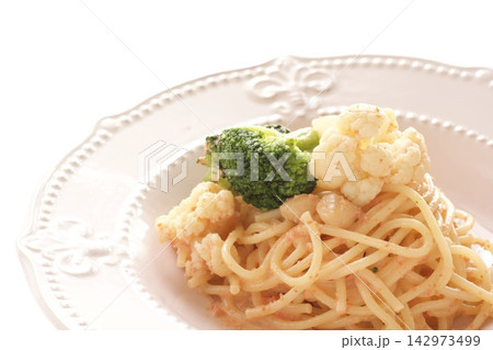 ブロッコリーとカリフラワーのパスタ ブロッコリーとカリフラワーのパスタ 142973499