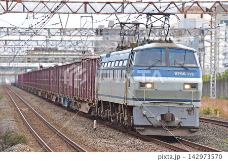 東海道本線　平塚　JR貨物　EF66-112（吹田） 142973570