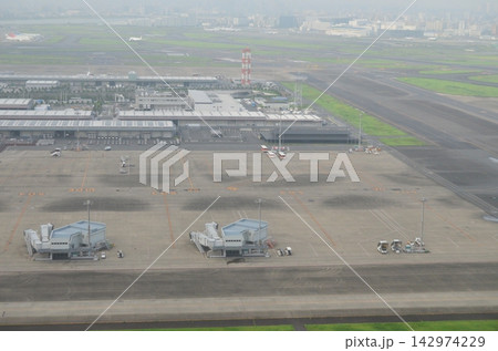 空から見た羽田空港 空から見た羽田空港 142974229