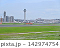 東京国際空港の新旧管制塔と第1ターミナル 142974754