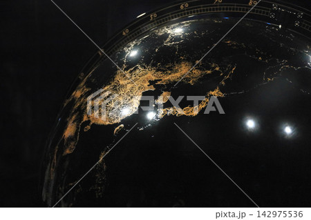 EXPO2025大阪・関西万博、輪島塗大型地球儀「夜の地球Earth at Night」 142975536