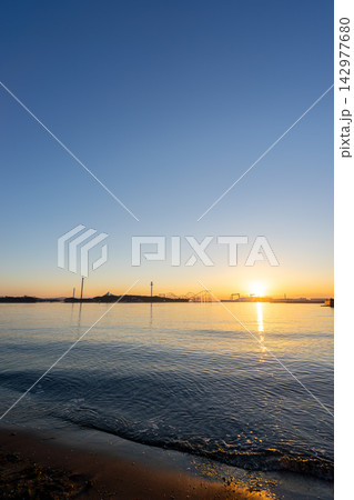 《神奈川県》日本の絶景 海の公園から見る初日の出 《神奈川県》日本の絶景 海の公園から見る初日の出 142977680