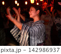 盆踊りの女性 142986937