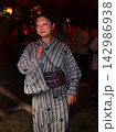 盆踊りの女性 142986938