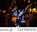 盆踊りの女性 142986958