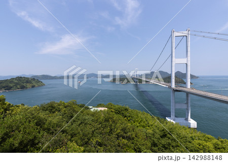 来島海峡大橋と瀬戸内海の島々(愛媛県今治市) 来島海峡大橋と瀬戸内海の島々(愛媛県今治市) 142988148