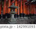 灯籠の主　The Master of the Stone Lantern 142991093