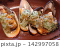 ムール貝のガーリックバター焼き ムール貝のガーリックバター焼き 142997058