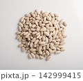 White kidney bean, dry cannellini beans pile 142999415