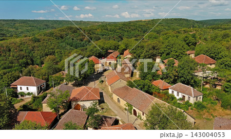 Old rustic vintage houses with wine cellars in Rogljevacke pivnice Old rustic vintage houses with wine cellars in Rogljevacke pivnice 143004053