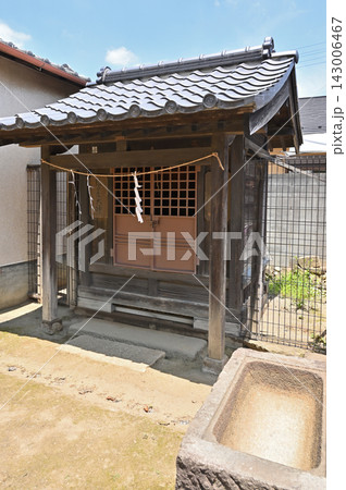 岩槻散歩：岩槻八雲神社　境内社　手水鉢　岩槻区本町 143006467