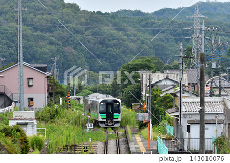 鉄道　JR東日本：八高線　HB-E220系　HB-E222-13F 143010076