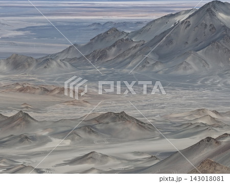 パステルの空の下の広大な層をなす砂漠の平原 パステルの空の下の広大な層をなす砂漠の平原 143018081