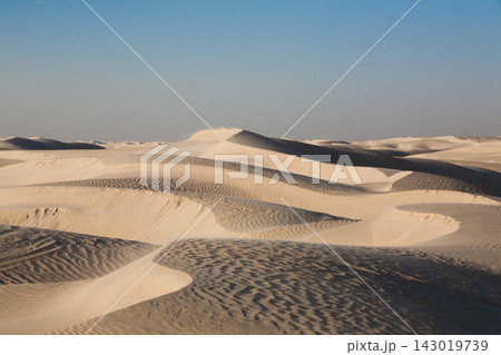 White dunes near Al Khaluf, Oman desert White dunes near Al Khaluf, Oman desert 143019739
