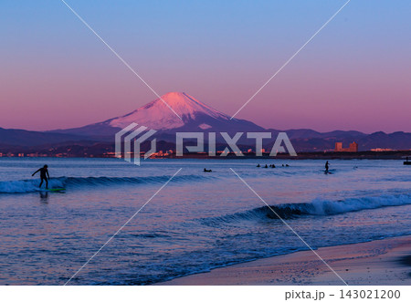 湘南海岸紅富士サーフィン 143021200