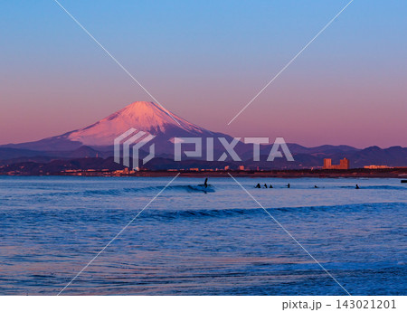 湘南海岸紅富士サーフィン 143021201