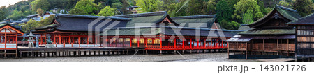 国宝・世界遺産 嚴島神社の朝風景 パノラマ【広島県廿日市市】 国宝・世界遺産 嚴島神社の朝風景 パノラマ【広島県廿日市市】 143021726